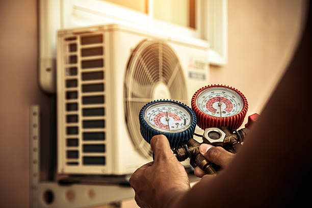Professional Hvac Installation technician working in Bear, DE